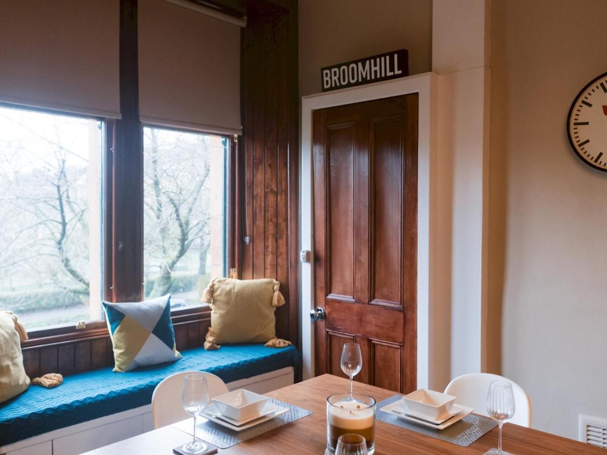 Pass The Keys Beautiful, Traditional 2 Bed Flat W Free Parking Glasgow Esterno foto