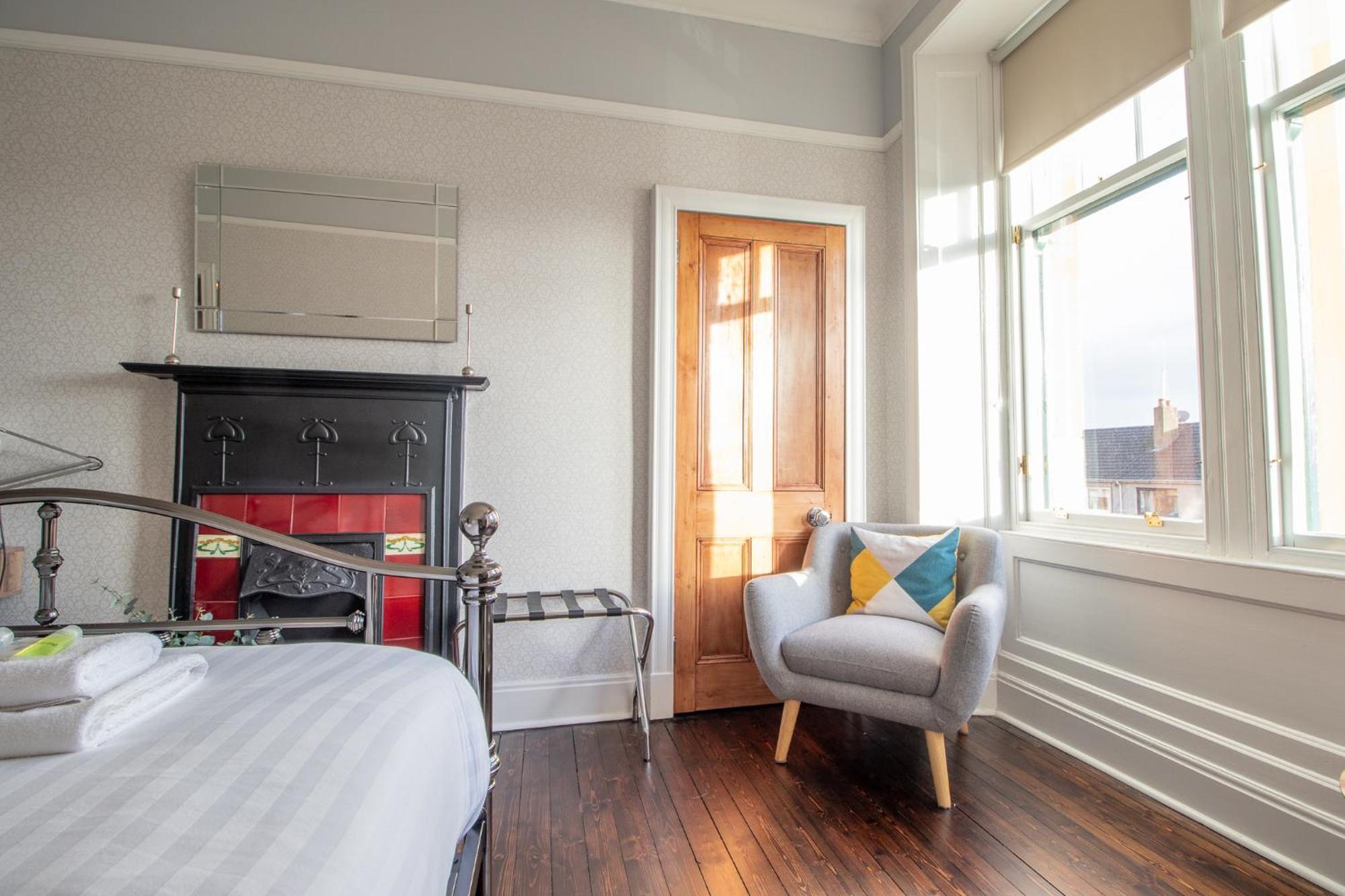 Pass The Keys Beautiful, Traditional 2 Bed Flat W Free Parking Glasgow Esterno foto