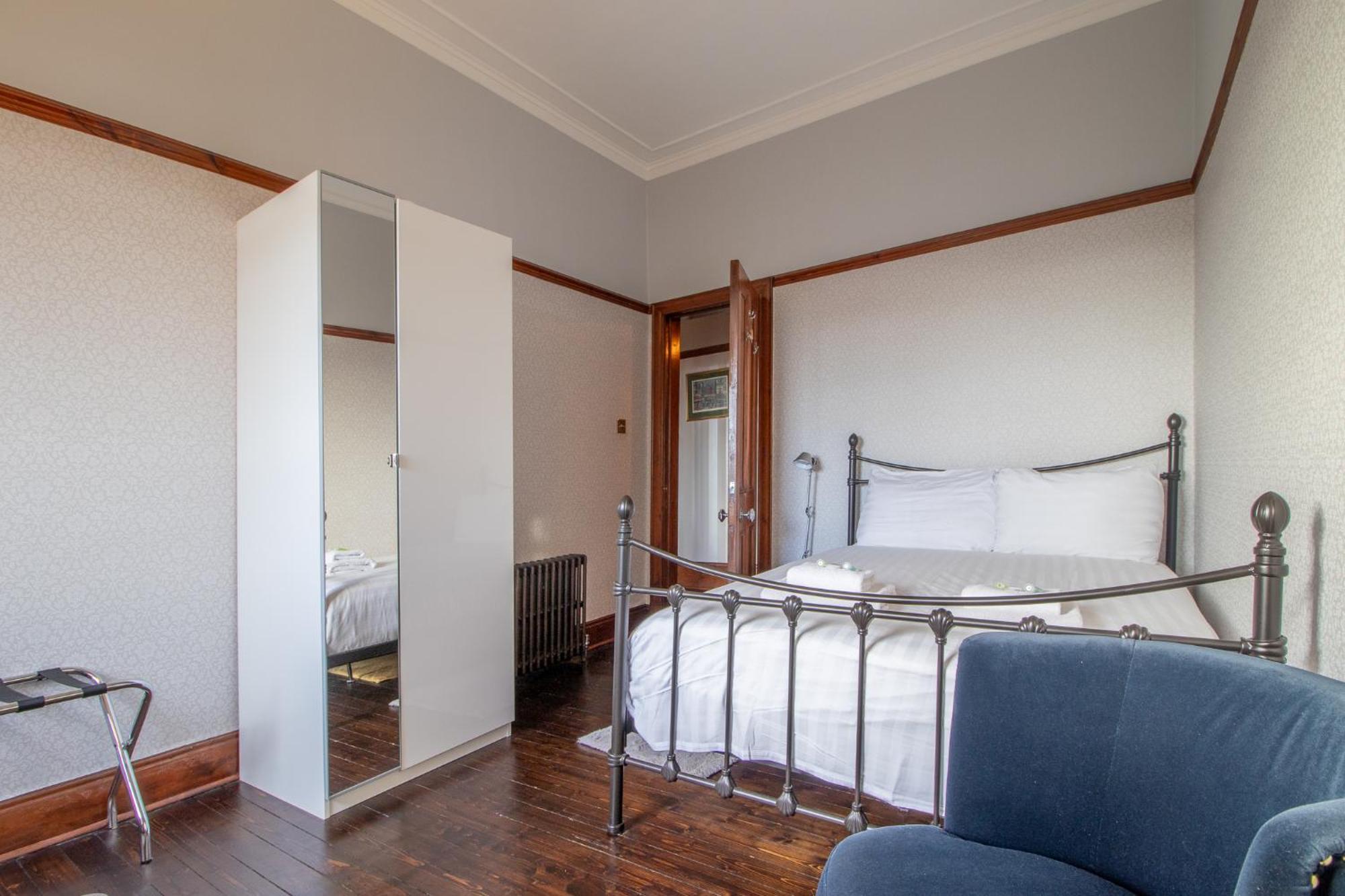 Pass The Keys Beautiful, Traditional 2 Bed Flat W Free Parking Glasgow Esterno foto